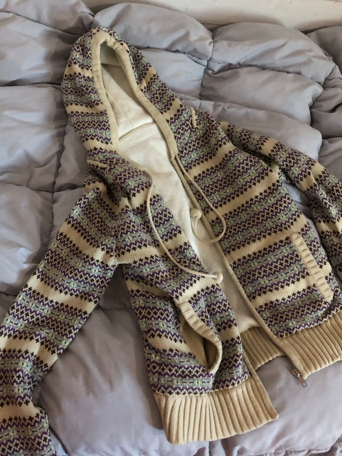 폼폼 니트 후드집업 상품이미지1