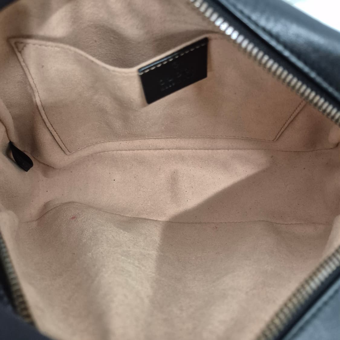 구찌 GG 마몽 마틀라세 크로스백 스몰 블랙 (447632) 상품이미지10