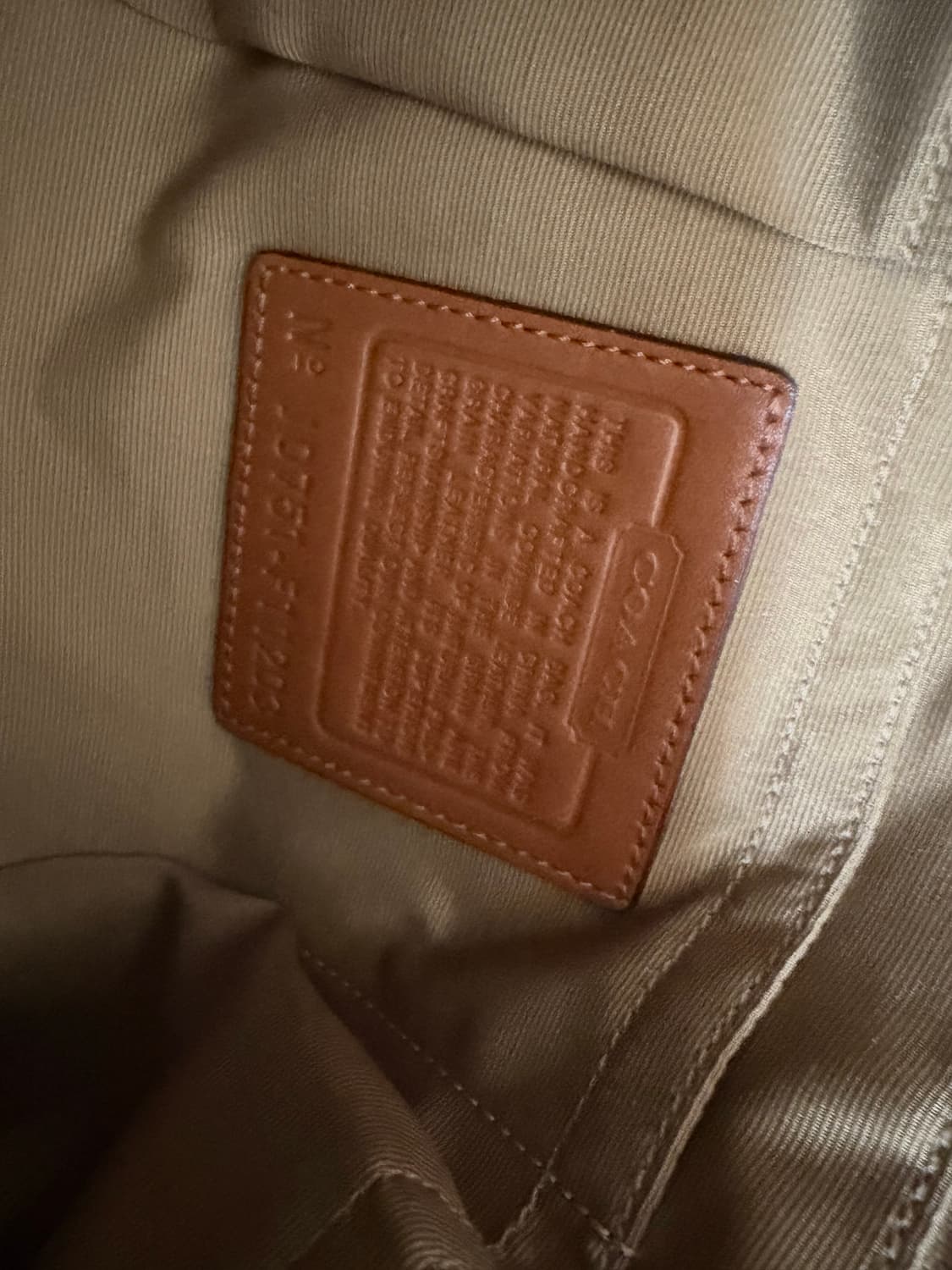 코치 화이트/브라운 가죽 토트백 상품이미지4