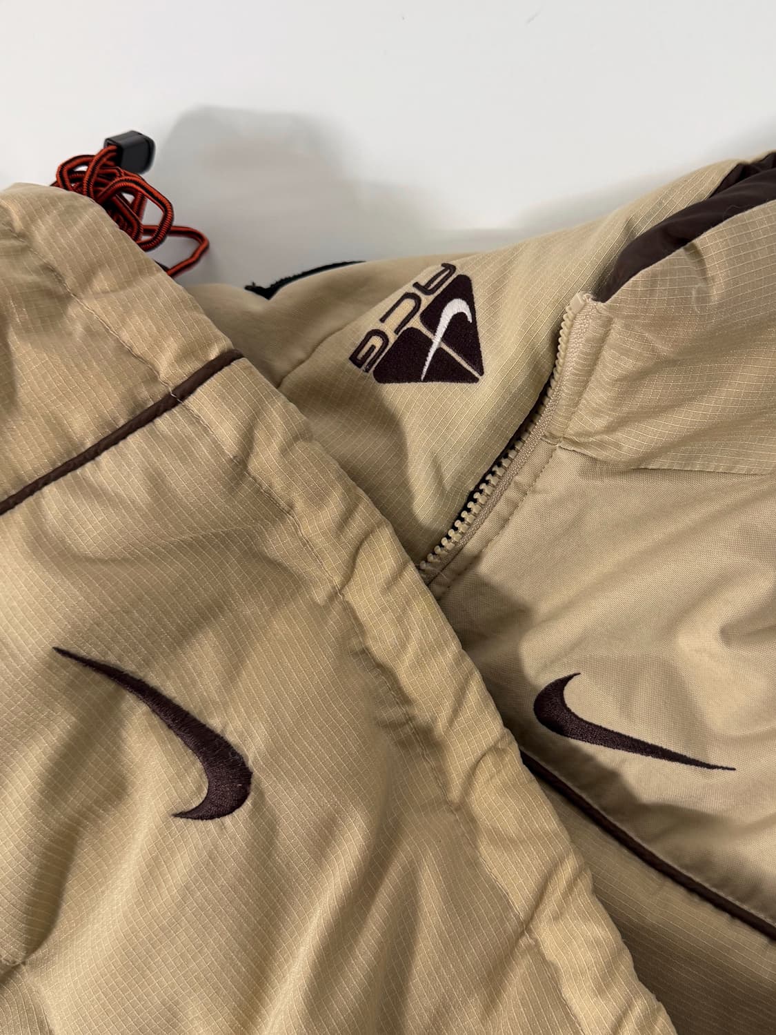 나이키 ACG 루즈핏 90‘s 베이지 브라운 텍티컬 덕다운 패딩 베스트 상품이미지7
