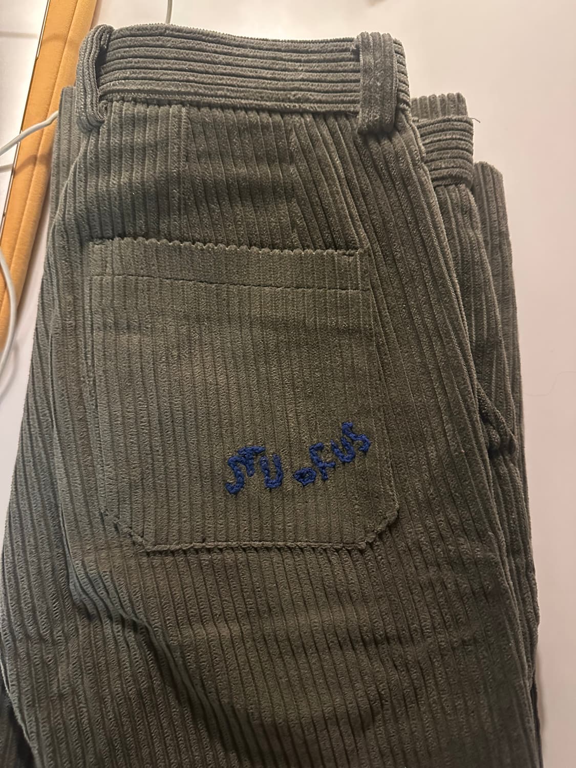 stu 코듀로이 카키m 상품이미지1