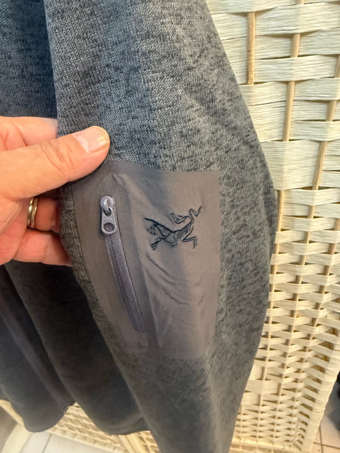 105 정품 아크테릭스 커버트 집업 가디건 팝니다 상품이미지3