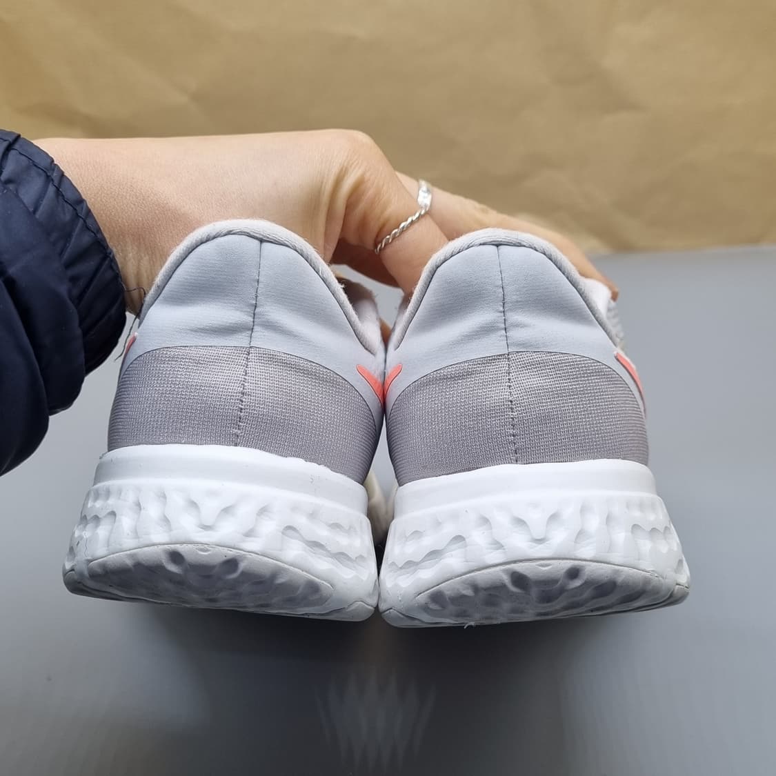 나이키 레볼루션5 여성운동화230  상품이미지4