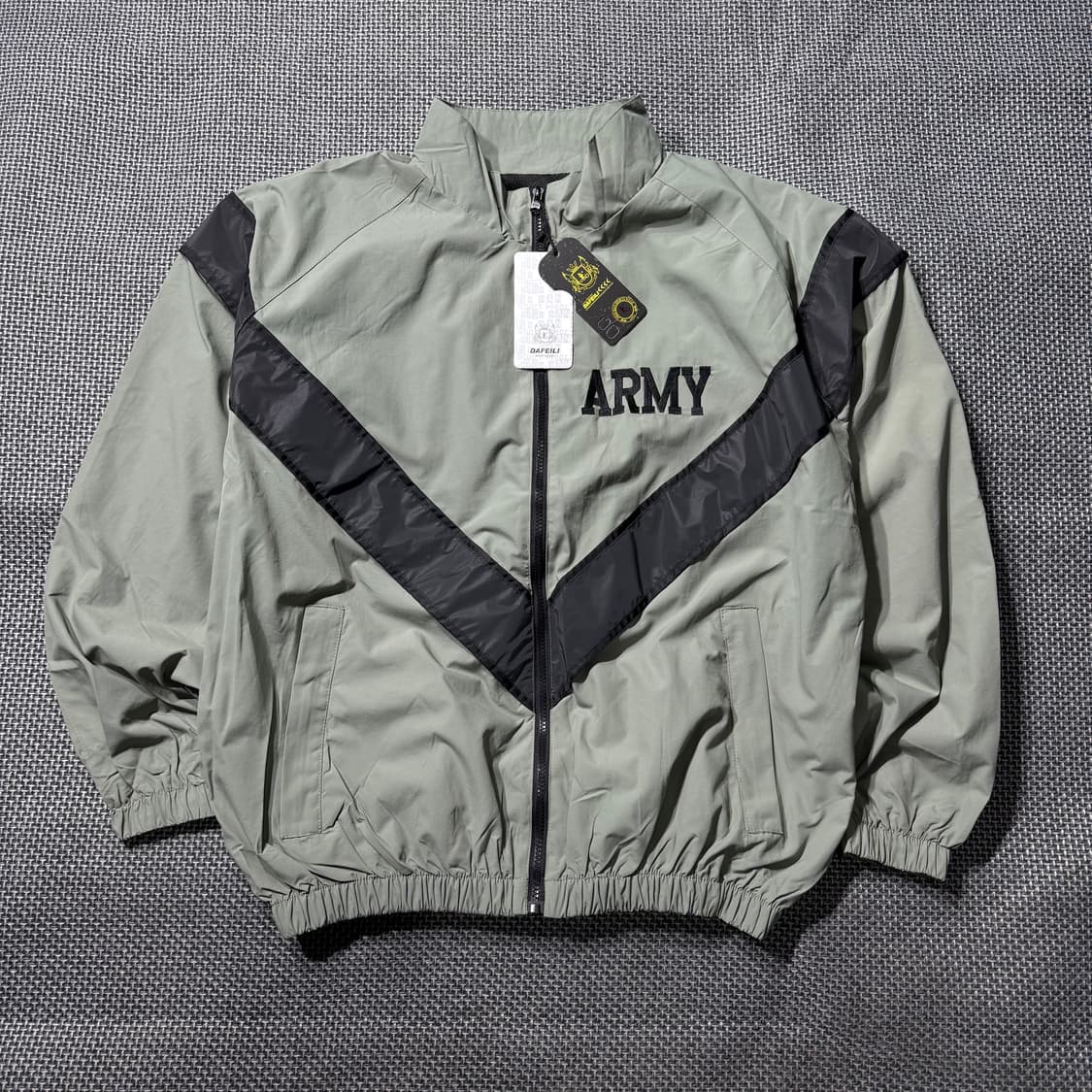 새상품 밀리터리 IPFU 바람막이 (M/L) 상품이미지1