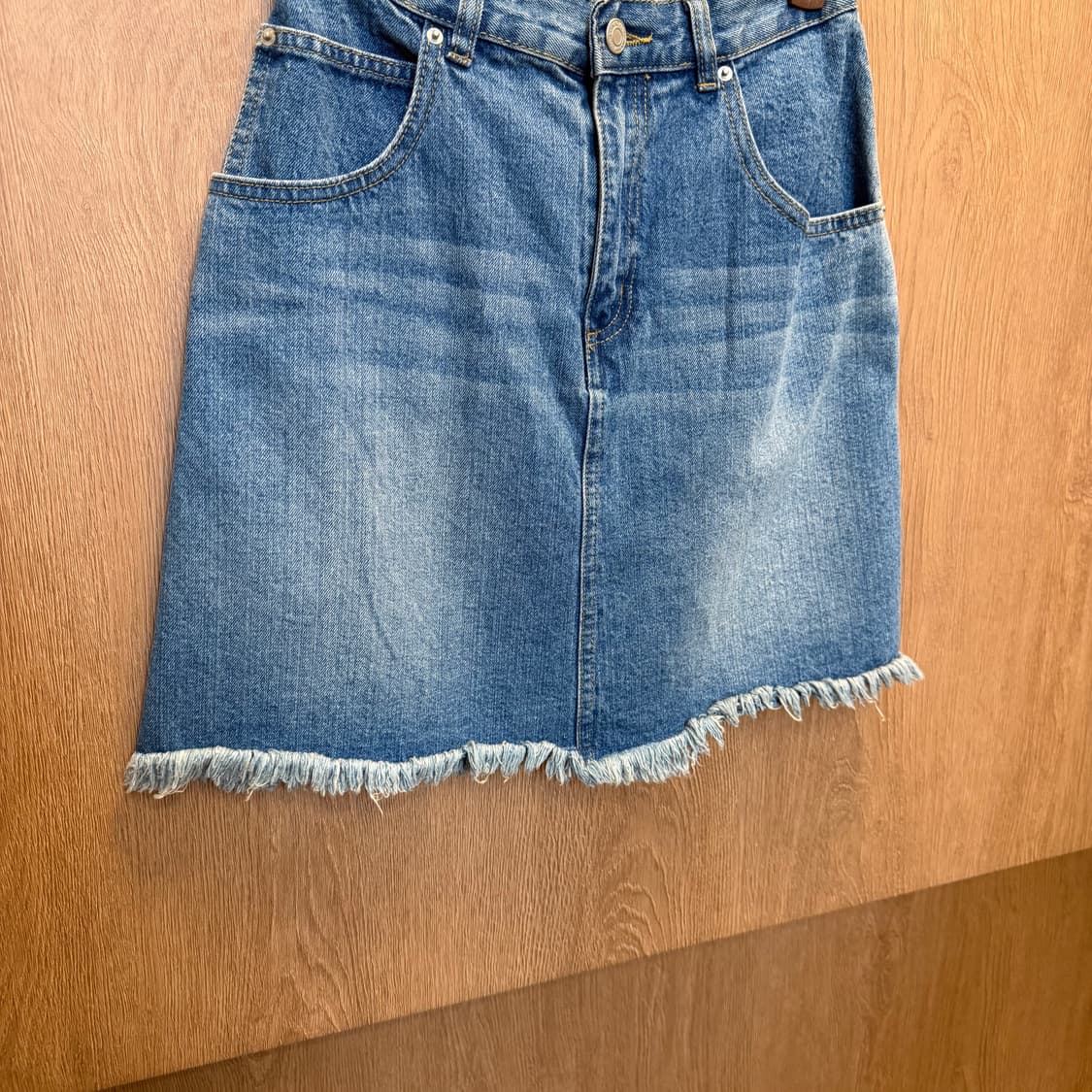 빈티지 데님 미디 스커트 밴딩 밑단 컷오프 디테일 A라인 블루 상품이미지4