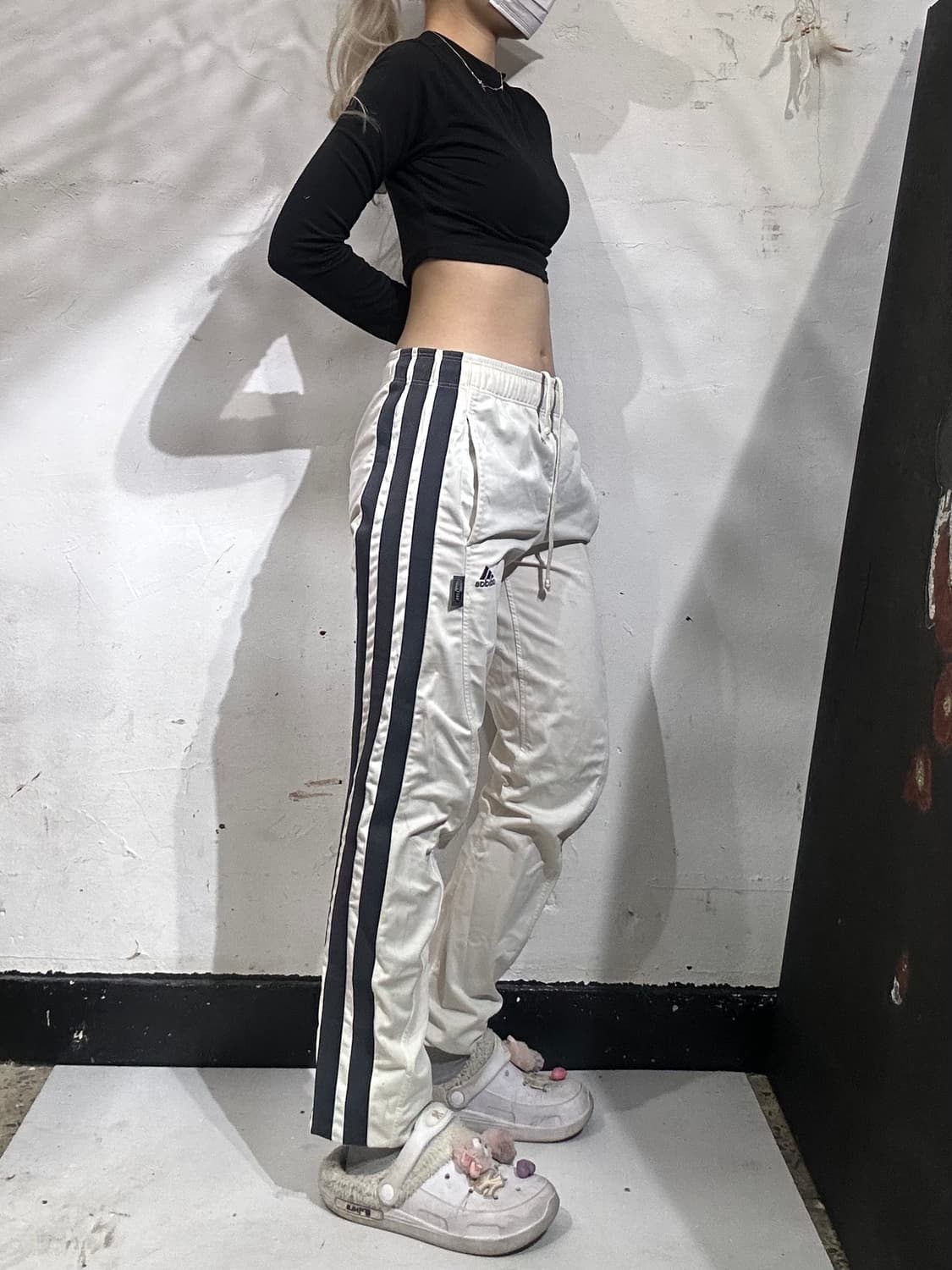 아디다스 화이트 블랙 삼선 스몰 로고 트레이닝 팬츠 추리닝 바지 XS 상품이미지1