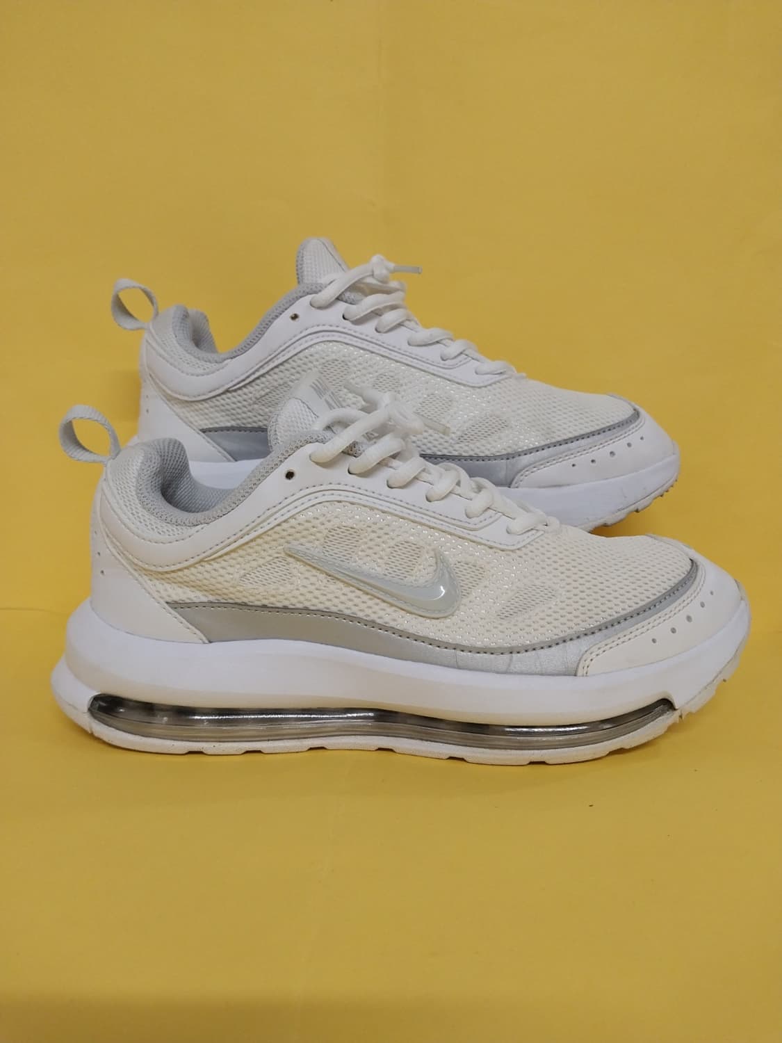 여성 나이키 에어맥스 AP 화이트 퓨어 플래티넘 운동화 (250) 상품이미지3