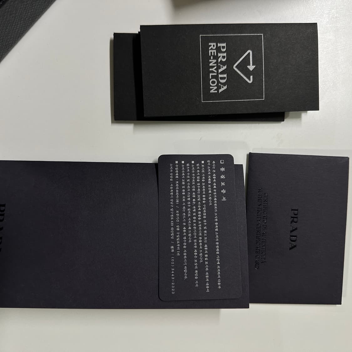 프라다 리나일론 앤 사파이노 레더 스마트폰 케이스 크로스백 상품이미지3