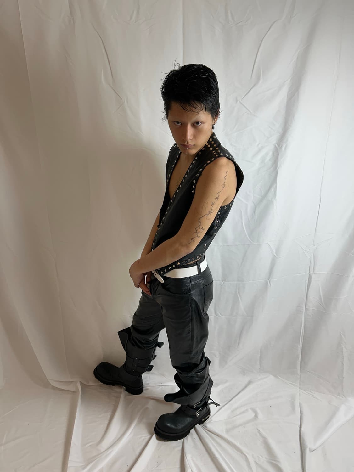 Cow Skin Line Stone Vest 상품이미지4