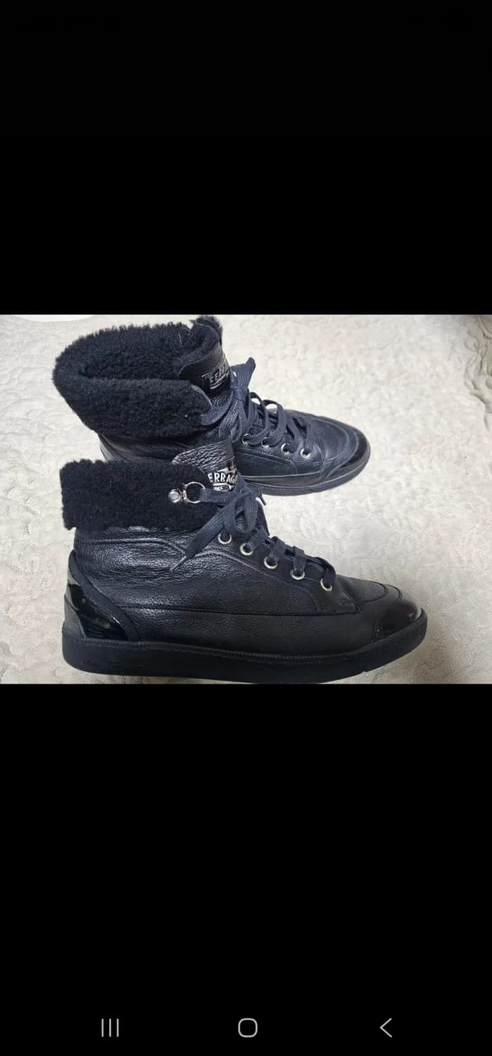 명품 페레가모 겨울용 여성 퍼 스니커즈 230 상품이미지1