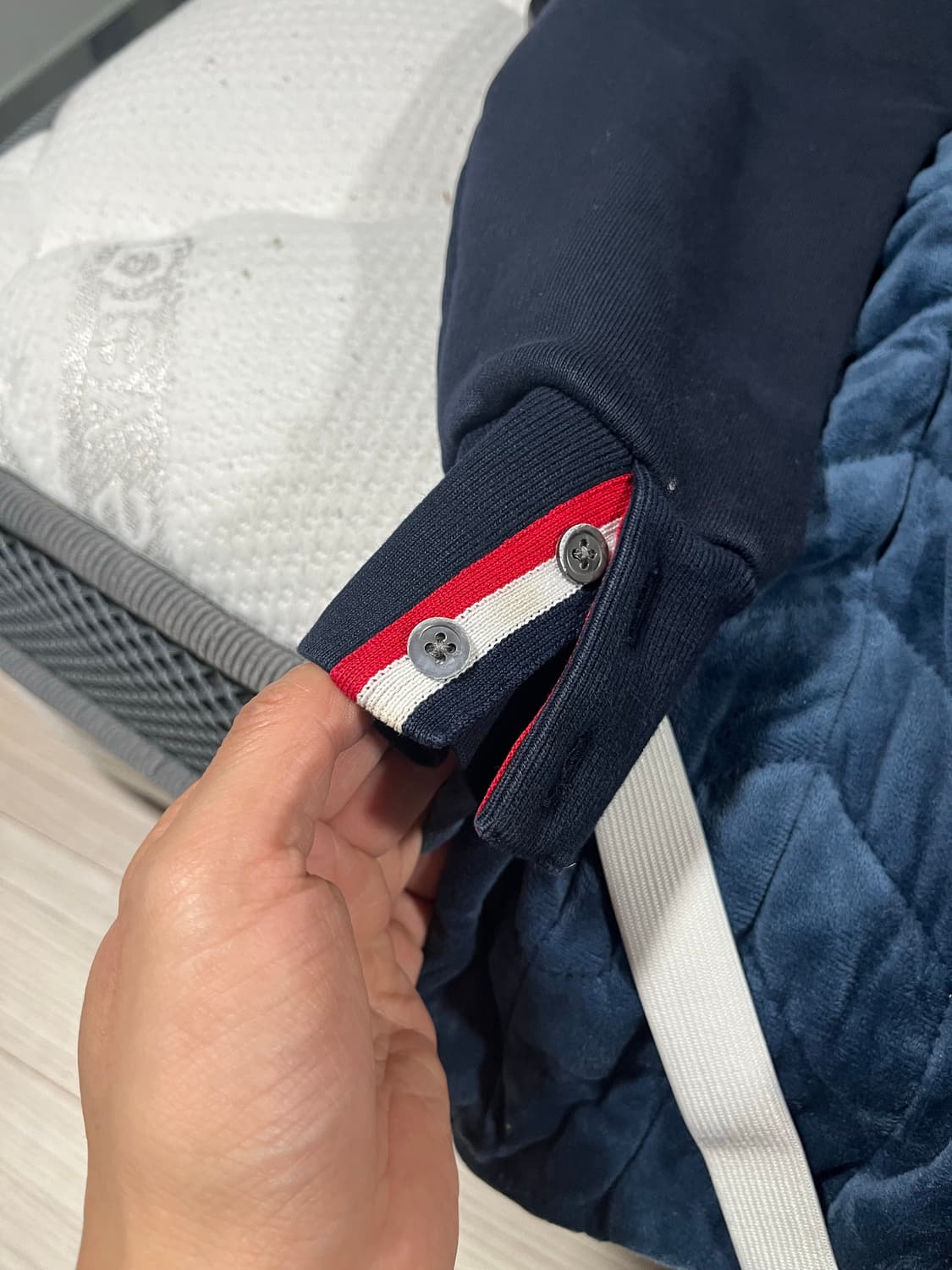 톰브라운 백 스프라이트맨투맨 3 상품이미지10