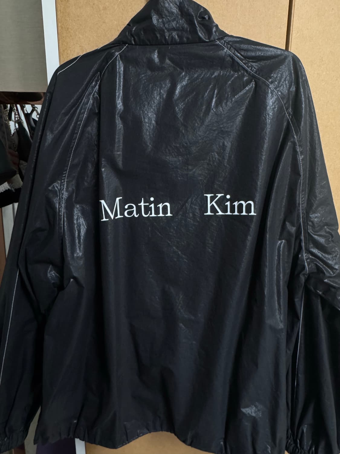 마땡킴 로고 코팅 점퍼 블랙 상품이미지1