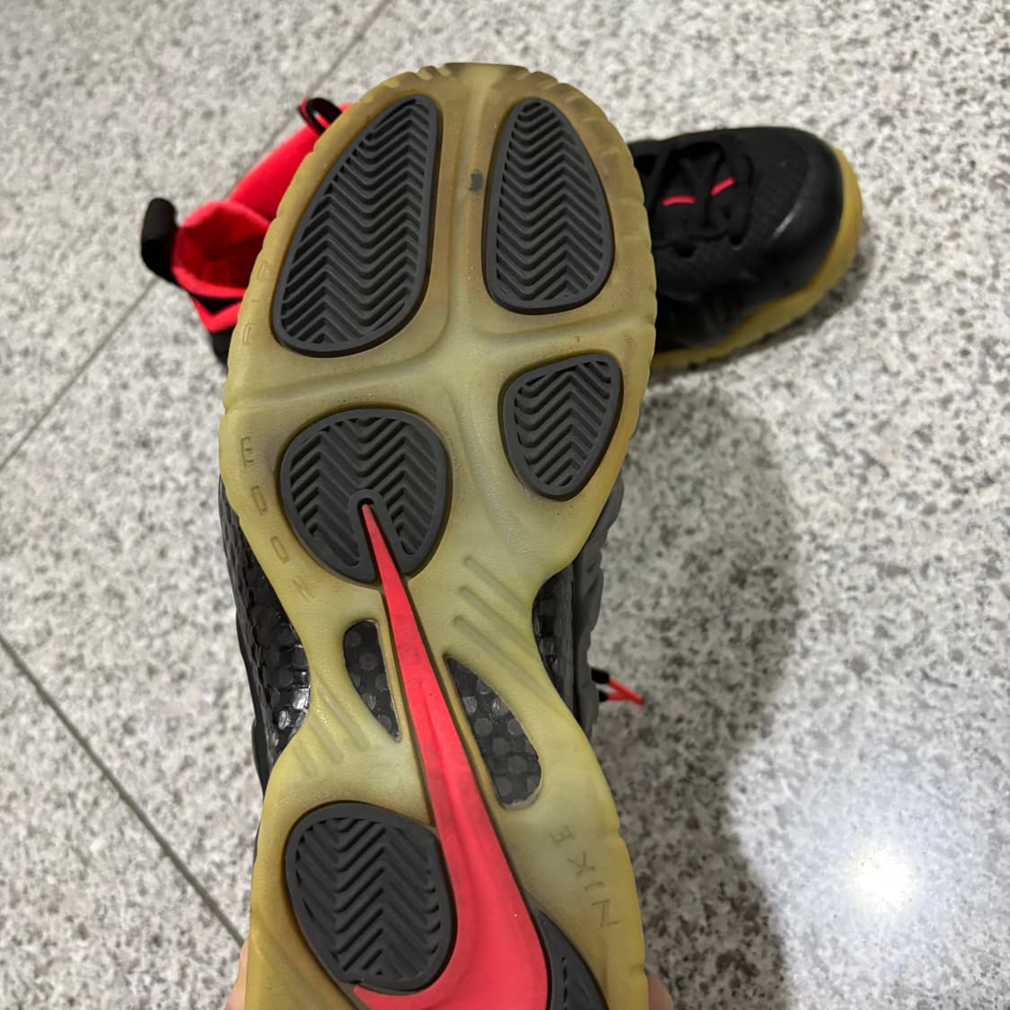 나이키 에어 폼포짓 프로 이지 상품이미지4