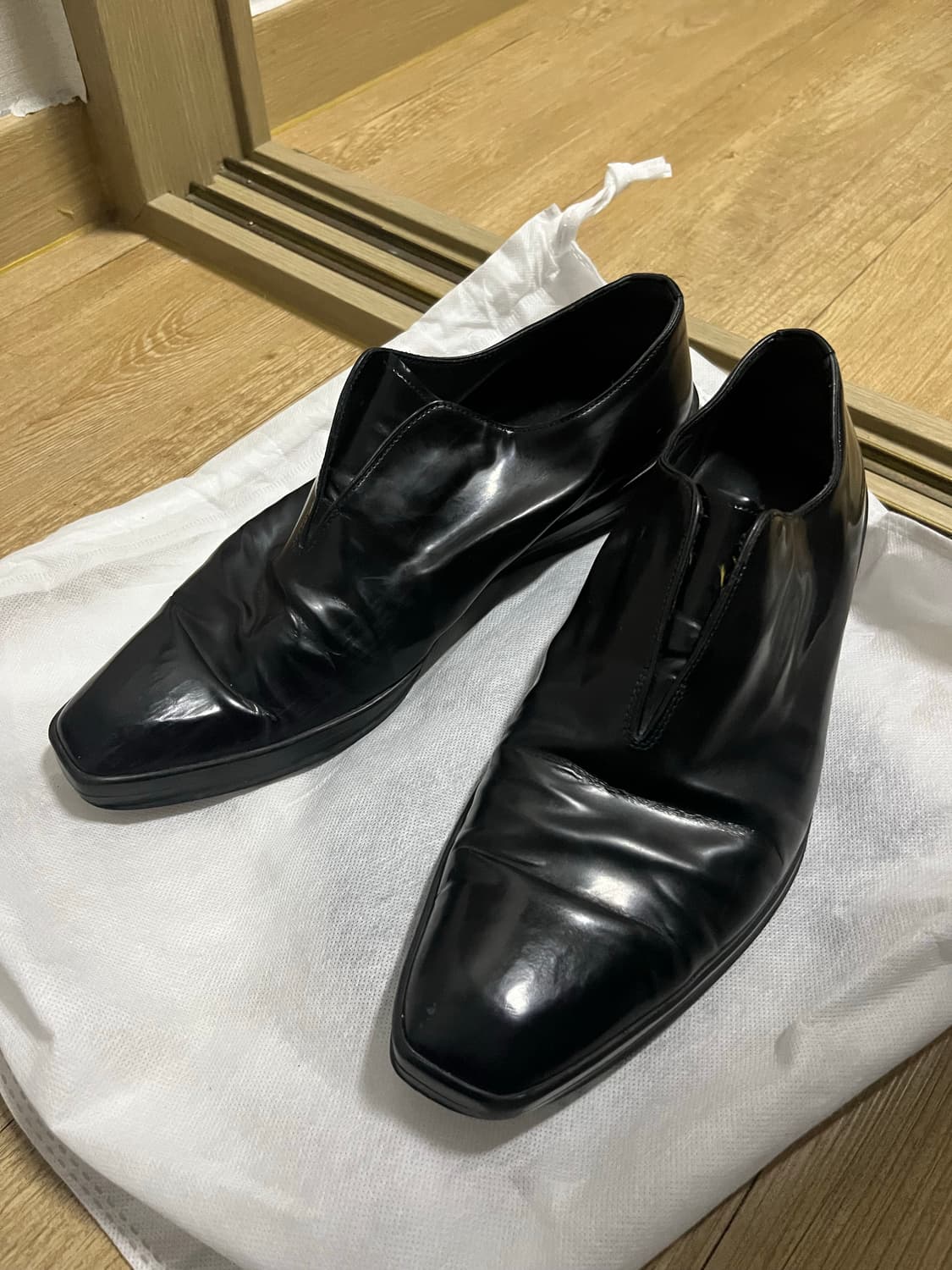 프라다 스퀘어토 레더 슈즈 상품이미지1