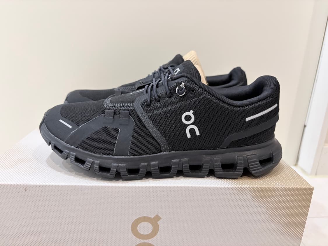 온러닝 러닝화 클라우드6 블랙 5.5사이즈  상품이미지1