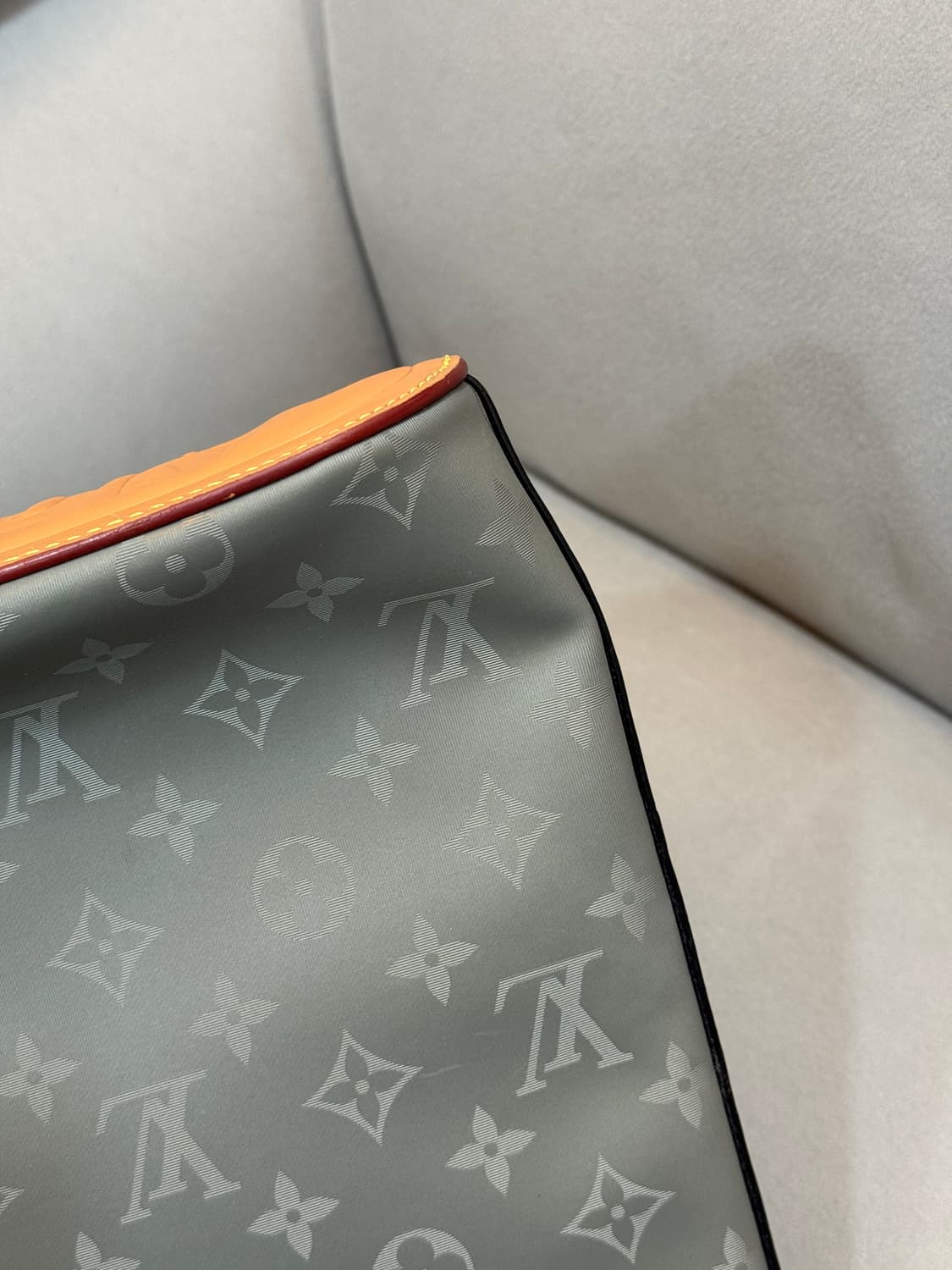 루이비통 모노그램 티타늄 킴존스 클러치   상품이미지6