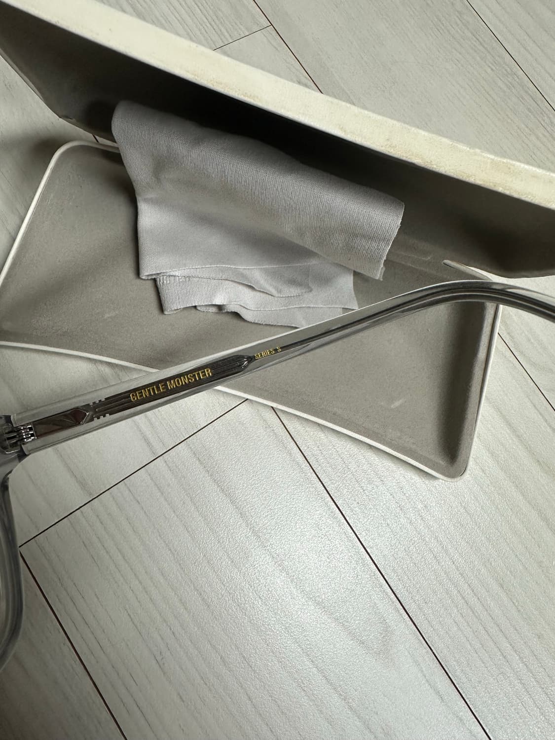 젠틀몬스터 안경 상품이미지3