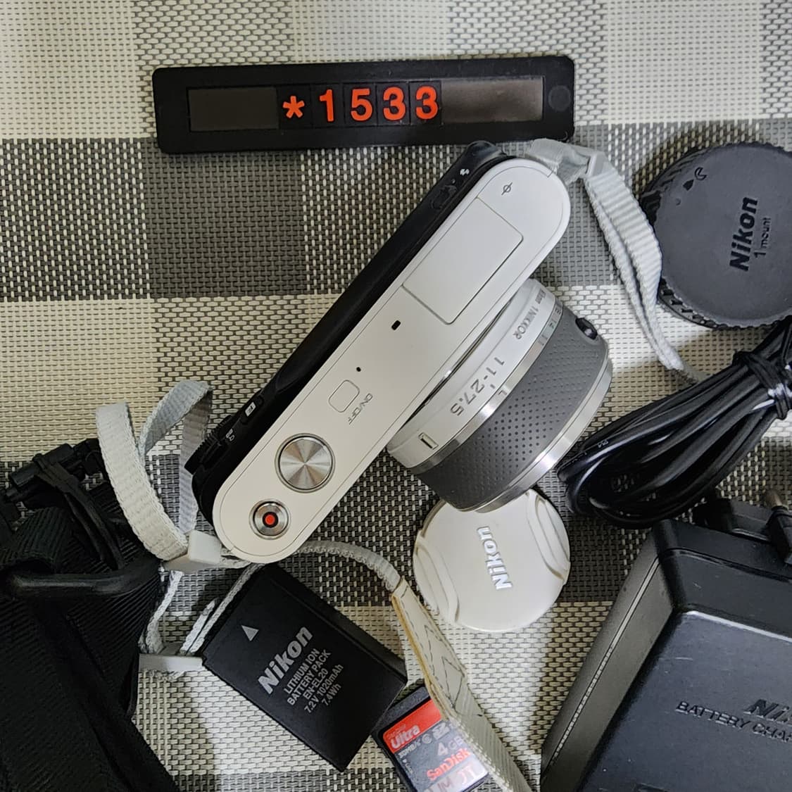 니콘 1 J2 화이트바디 디지털카메라 11-27.5미리 줌렌즈 상품이미지3