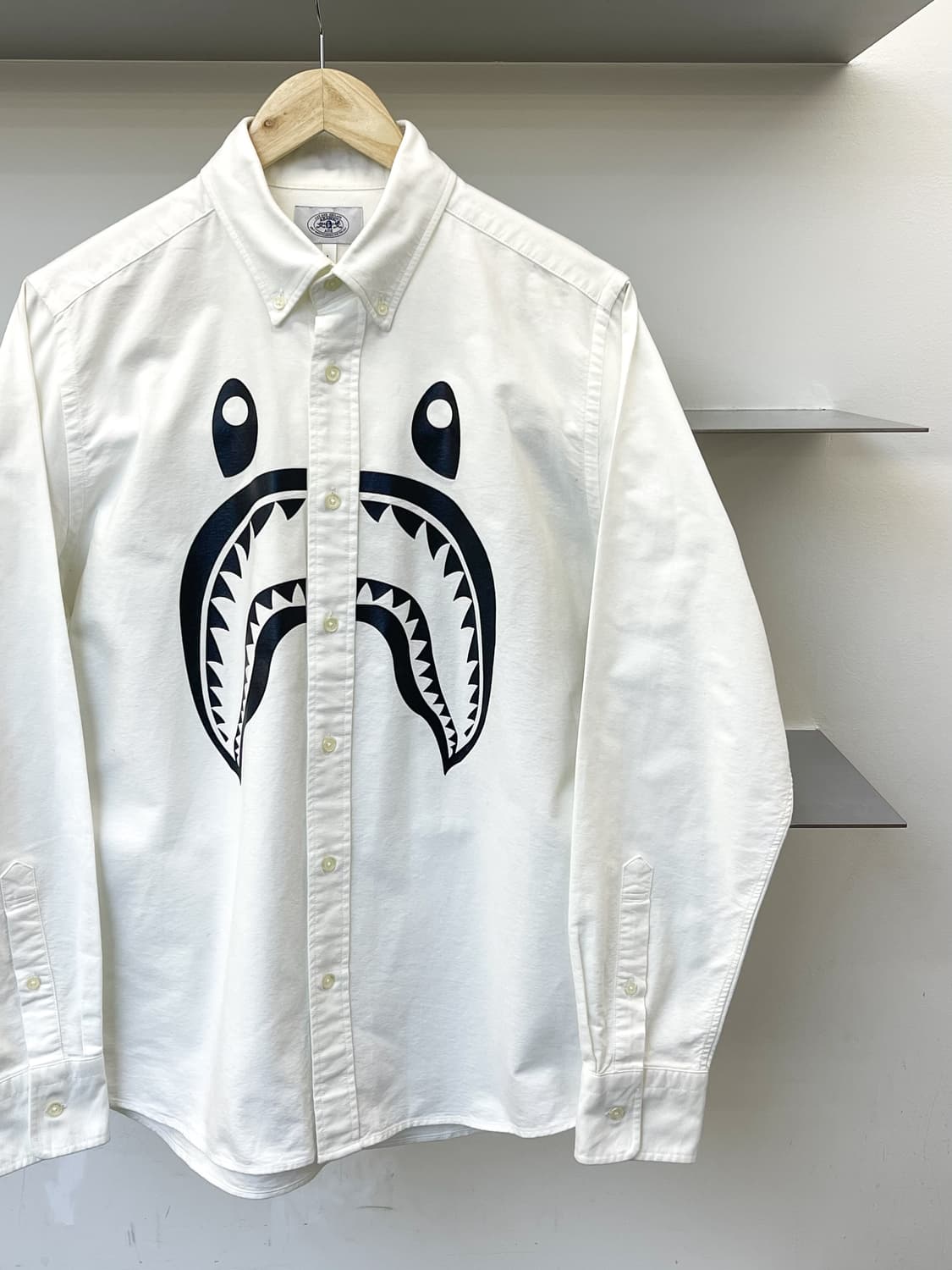 베이프 샤크 페이스 셔츠 상품이미지2