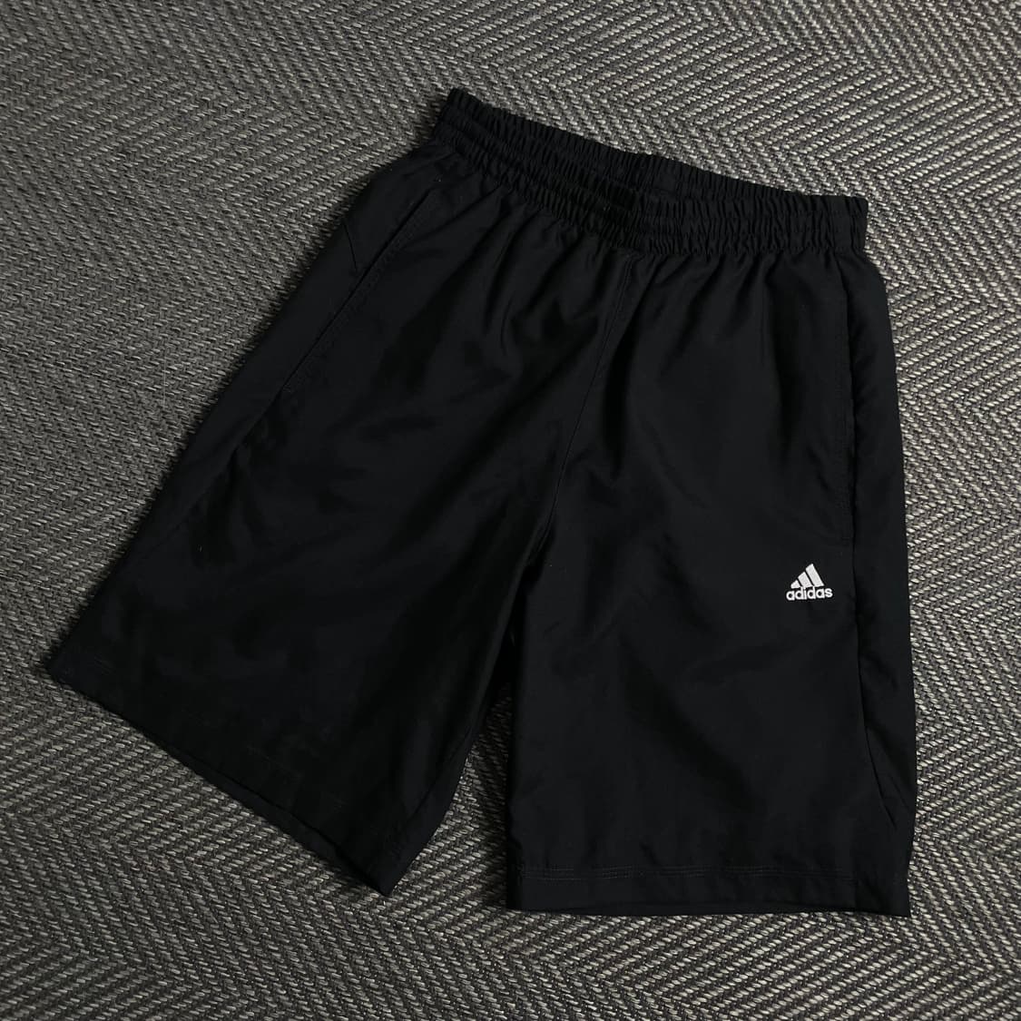 아디다스 에센셜 이너메쉬 우븐 쇼츠 블랙 y 4724 상품이미지1