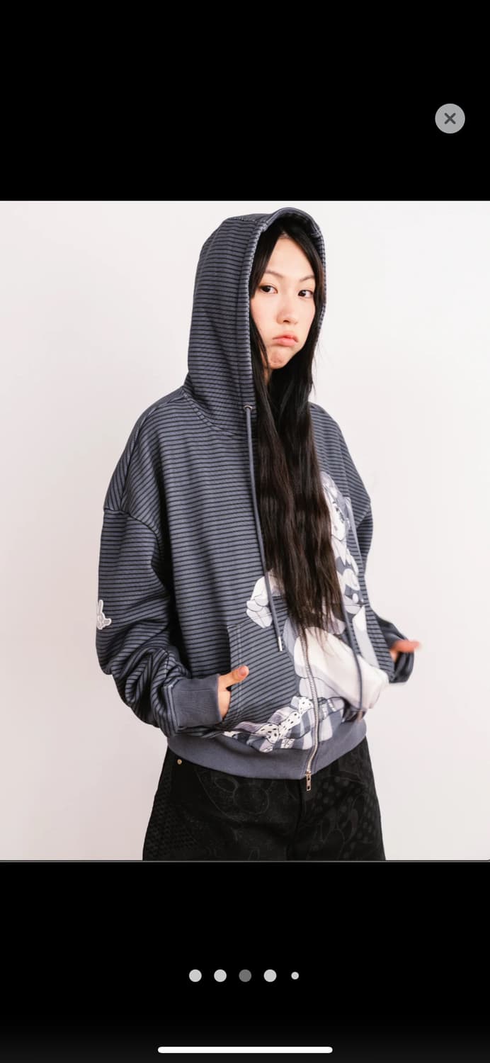 유민하 Thin Stripe Hoodie (Monochrome) 상품이미지4