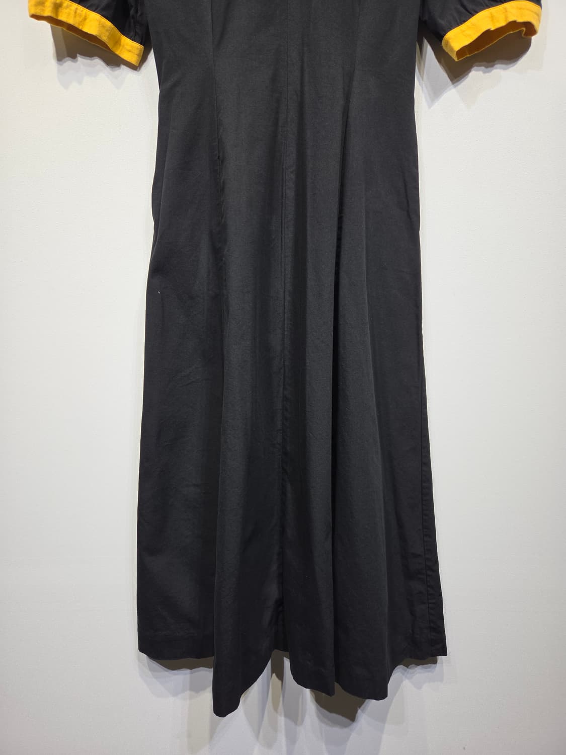 ANDYOU 앤유 블랙 퍼프 배색 롱 원피스 상품이미지4