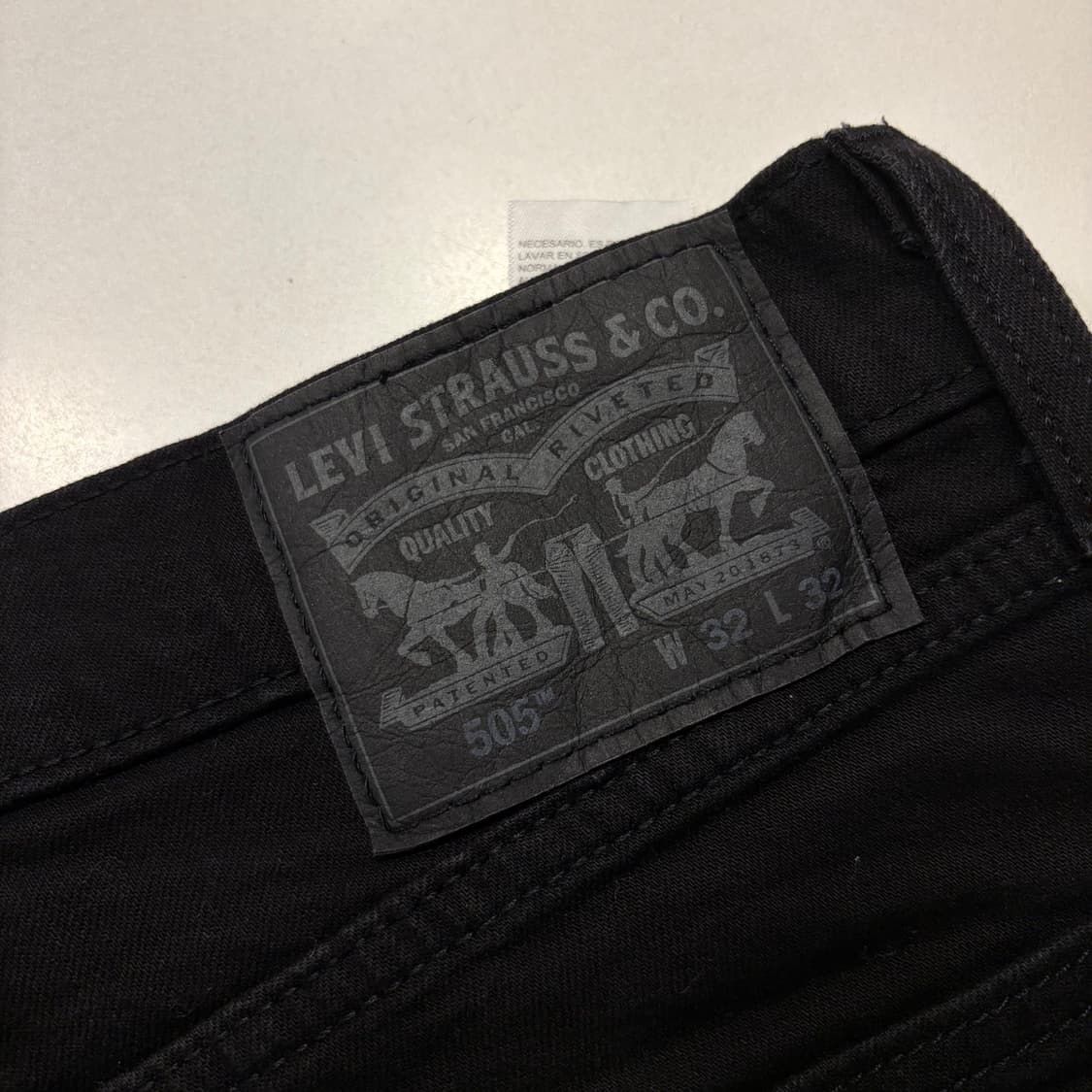 [32] 리바이스 505 레귤러핏 블랙 데님 팬츠 D453 상품이미지4