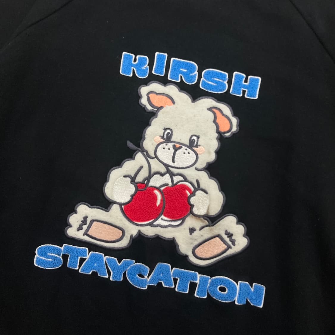 키르시 블랙 컬러 베어 빅로고 맨투맨 상품이미지2