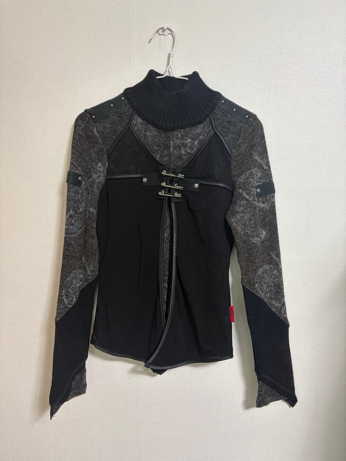 오즈온 히코조 니트 상품이미지1