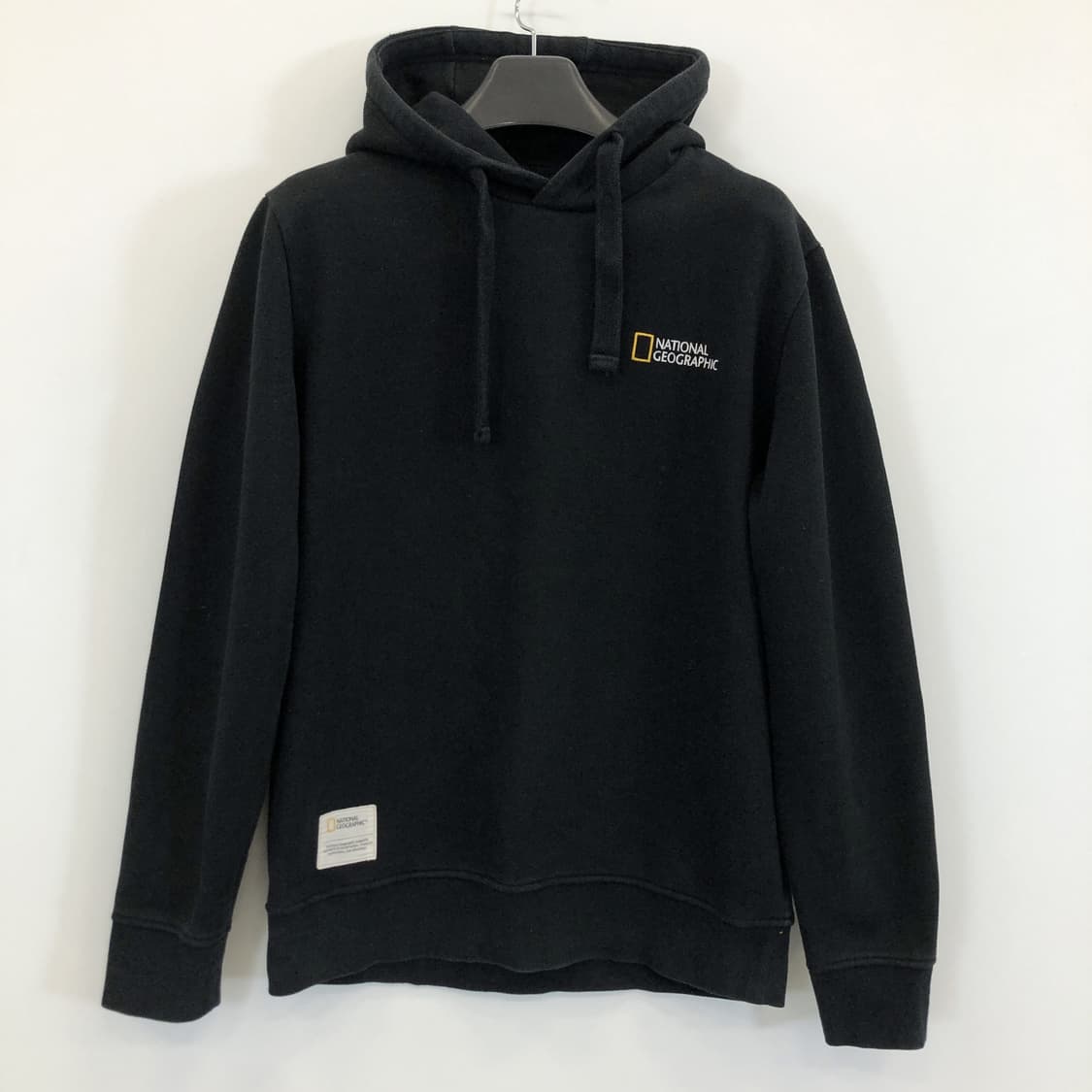 내셔널지오그래픽 자수로고 블랙후드 L 상품이미지1