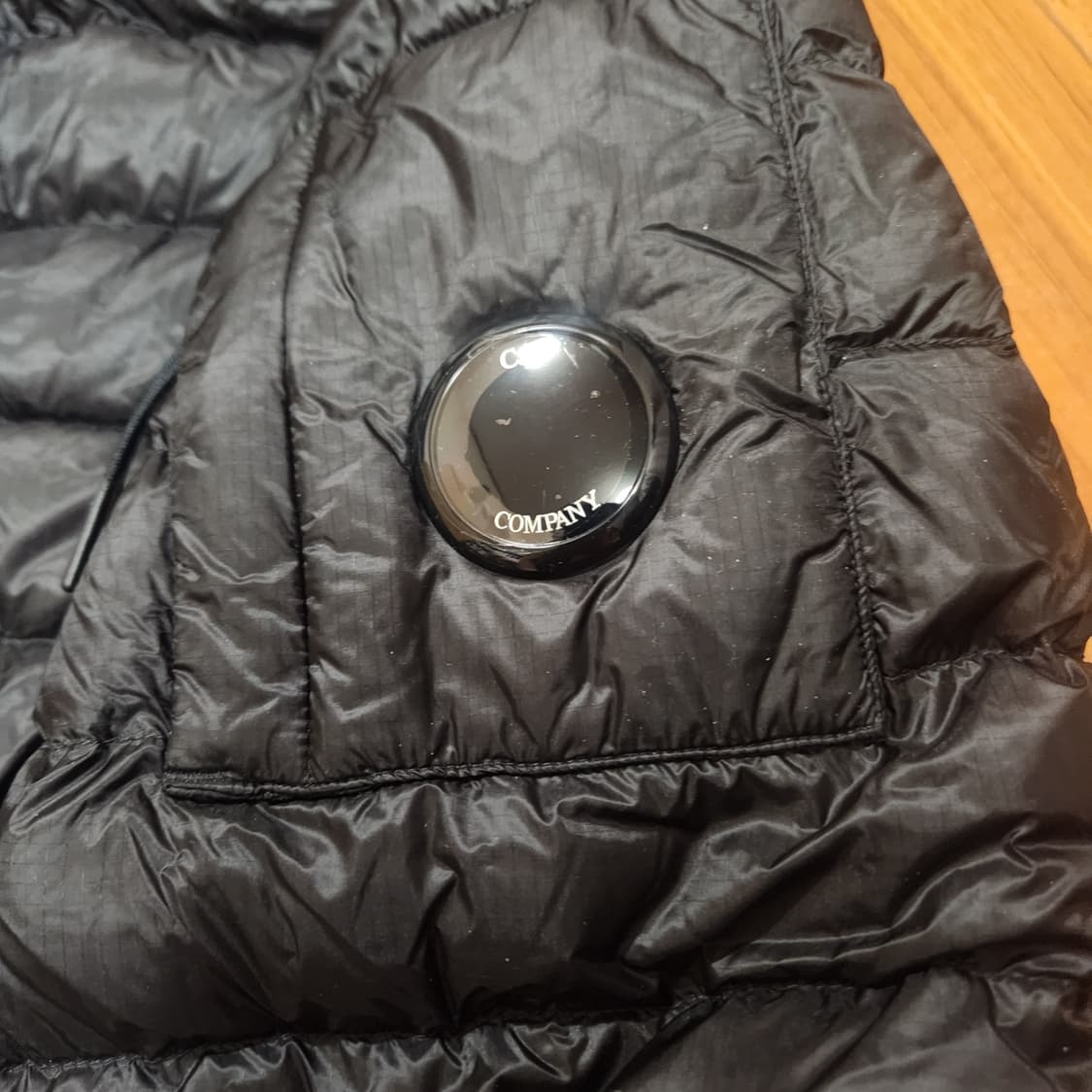 CP컴퍼니 DD쉘 다운 봄버 자켓 올리브 블랙 상품이미지8