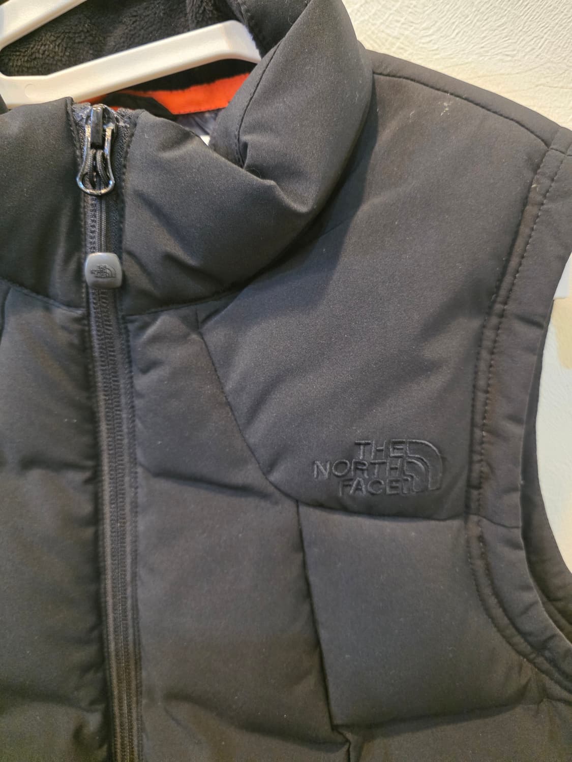 노스페이스 검정 패딩 조끼 상품이미지2