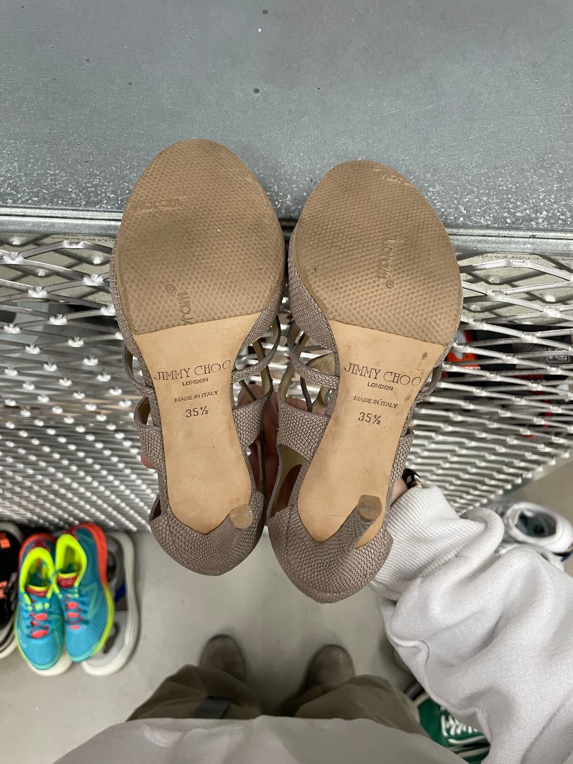 지미추 파이톤 레더 힐 35.5 상품이미지6