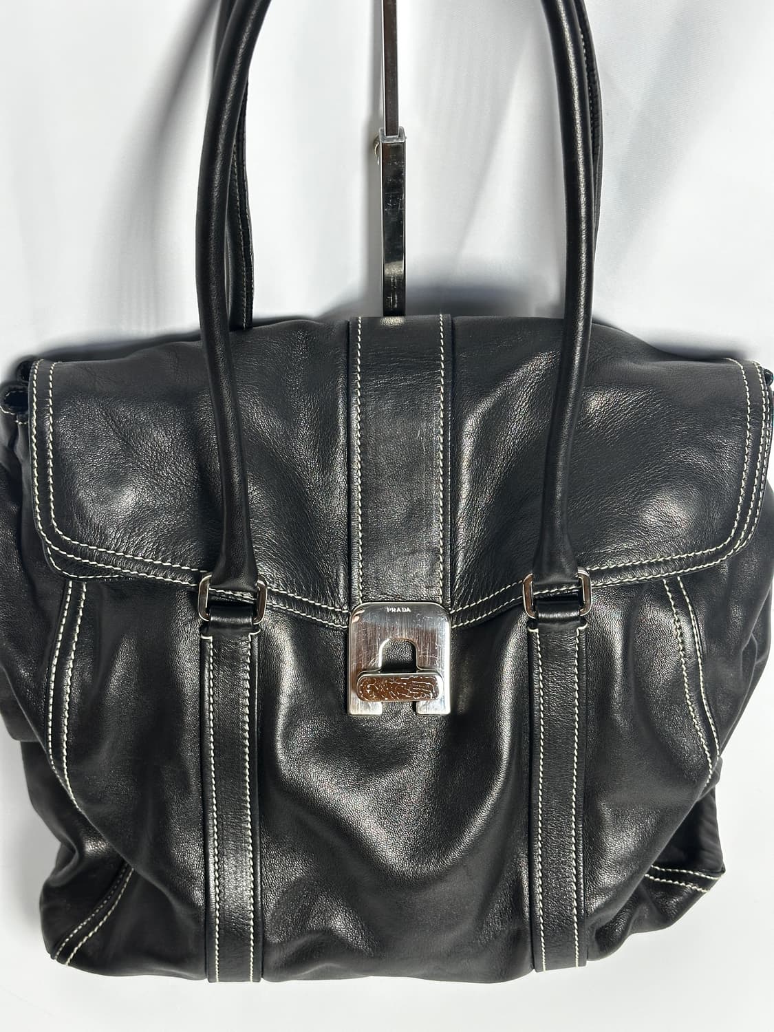 프라다 소프트 레더 토트백 (블랙) 상품이미지2