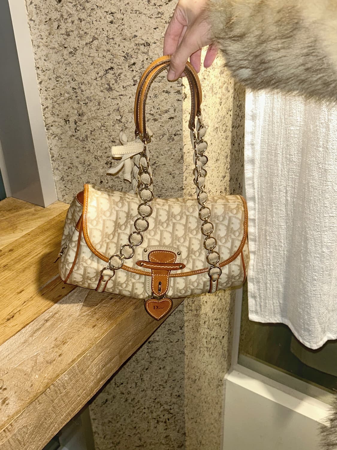 디올 로맨틱 트로터 하트 참 숄더백 상품이미지2