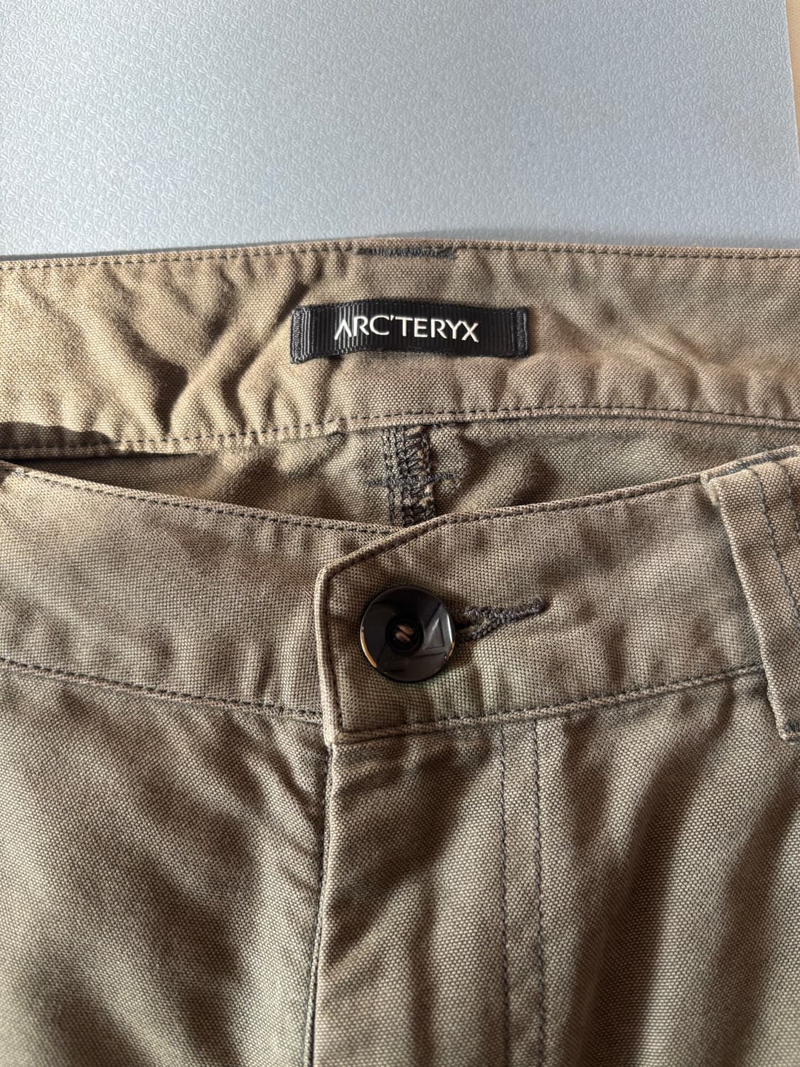 아크테릭스 크로닌 팬츠 문쉐도우 팝니다 36사이즈 상품이미지1