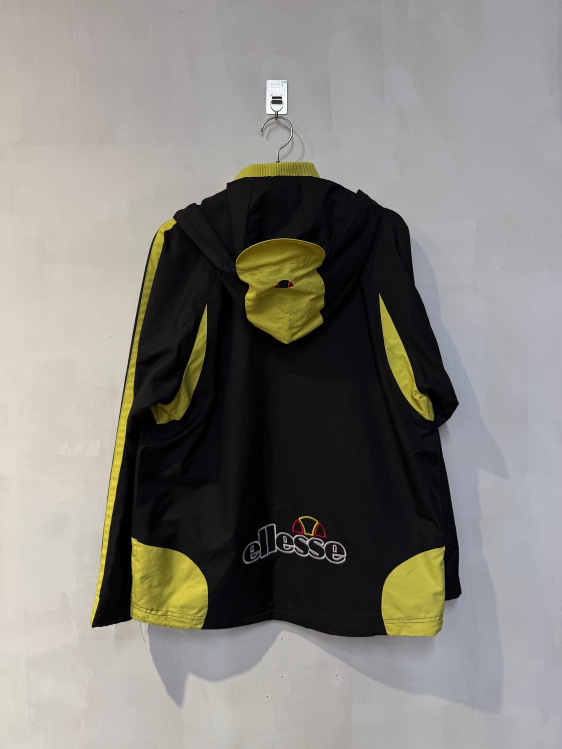 ellesse 블랙 바람막이 상품이미지4