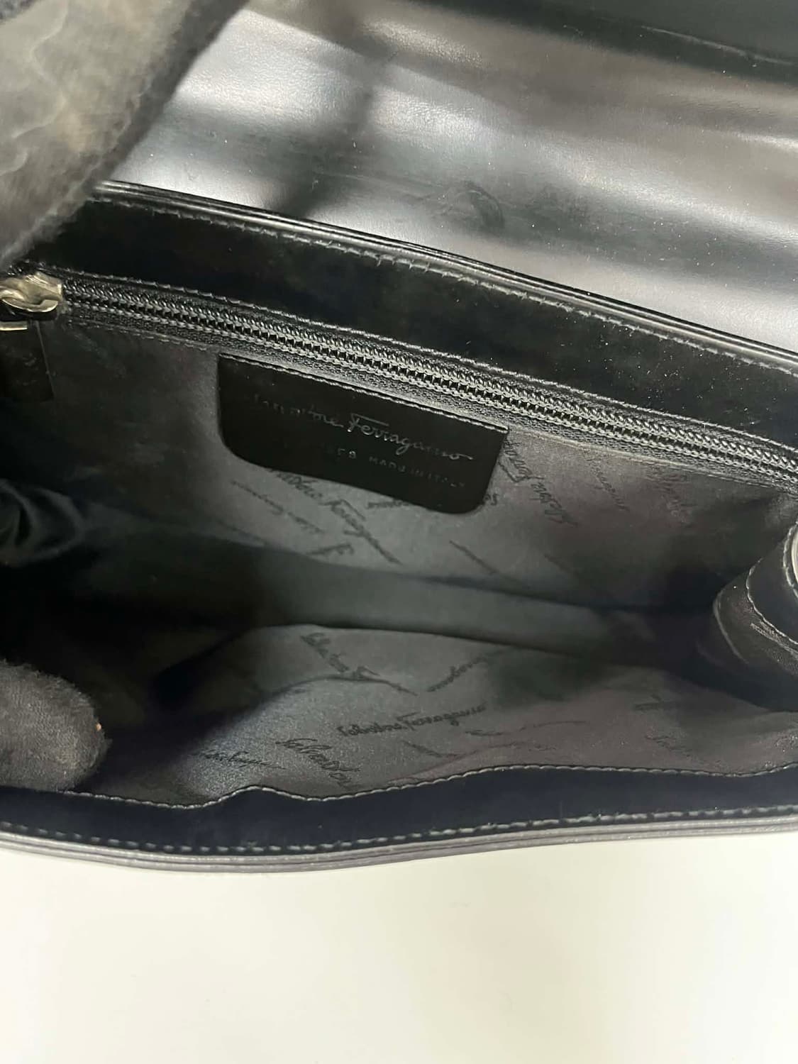 살바토레 페라가모 엠보싱 간치니 가죽 탑핸들 토트백 상품이미지6