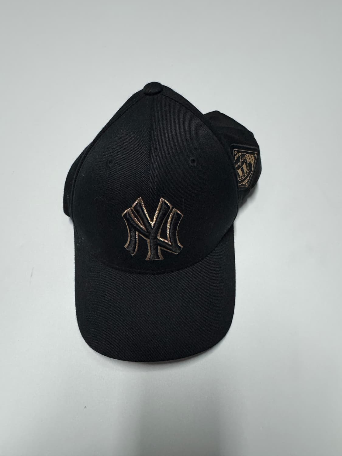MLB 자수 골드 와펜 블랙 볼캡 F 상품이미지1