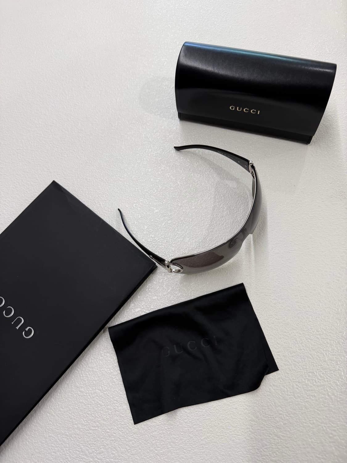 뎀나구찌 프레임리스 마스크 선글라스 상품이미지8