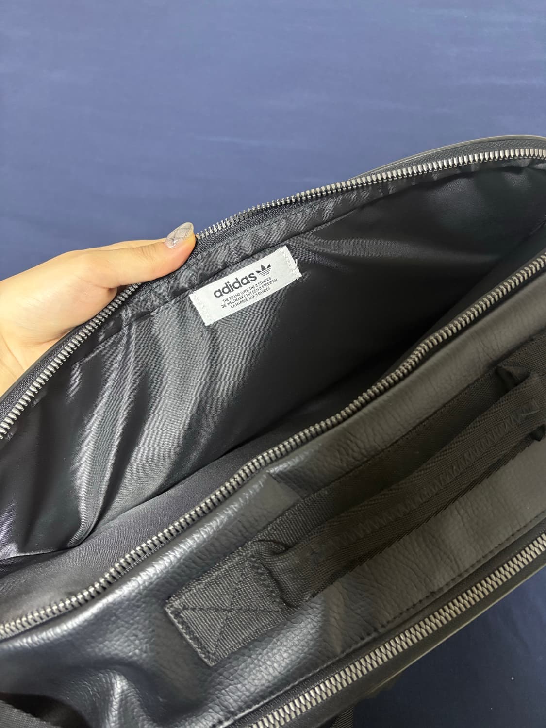 아디다스 아카이브 에어라이너 백 블랙 색상 상품이미지3