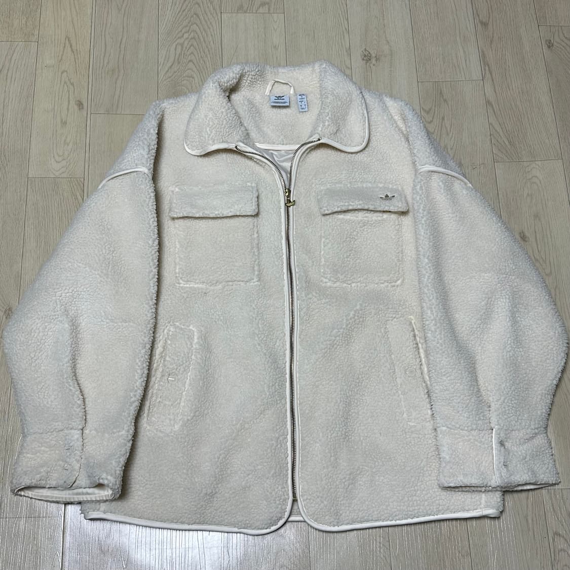 아디다스 아이보리 쉐르파 집업 상품이미지1