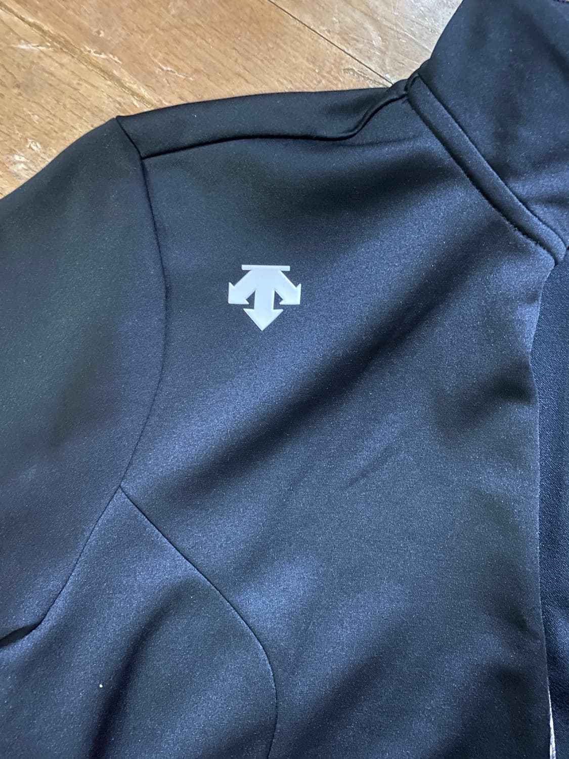 (미착용) 데상트 블랙 집업 자켓 110 상품이미지3