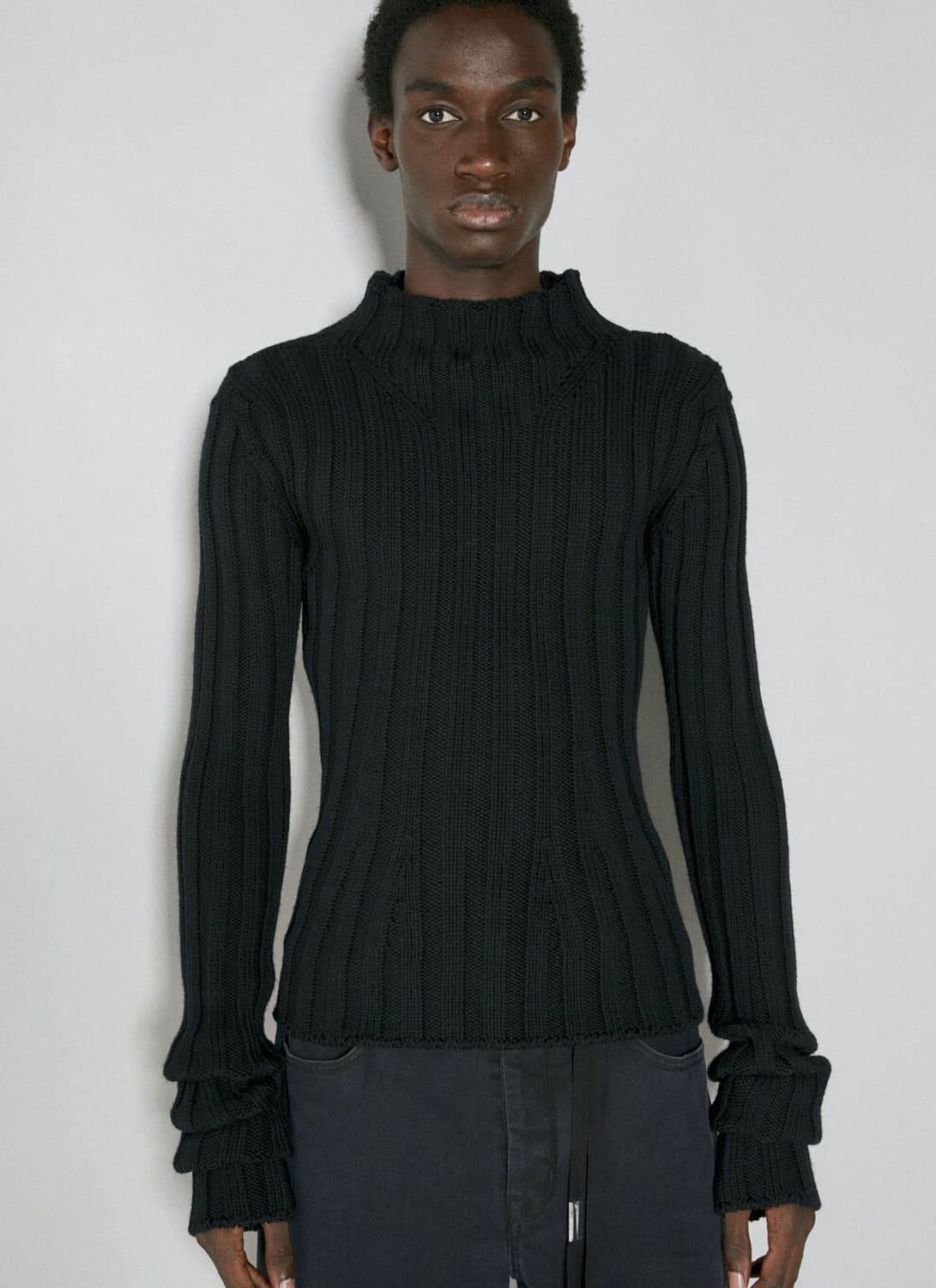 앤드뮐미스터 WARRE 크롭 립 다트 하이넥 스웨터 블랙 L사이즈 상품이미지1