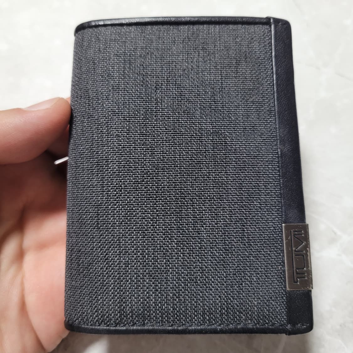 정품 투미 블랙 명함 지갑 상품이미지2