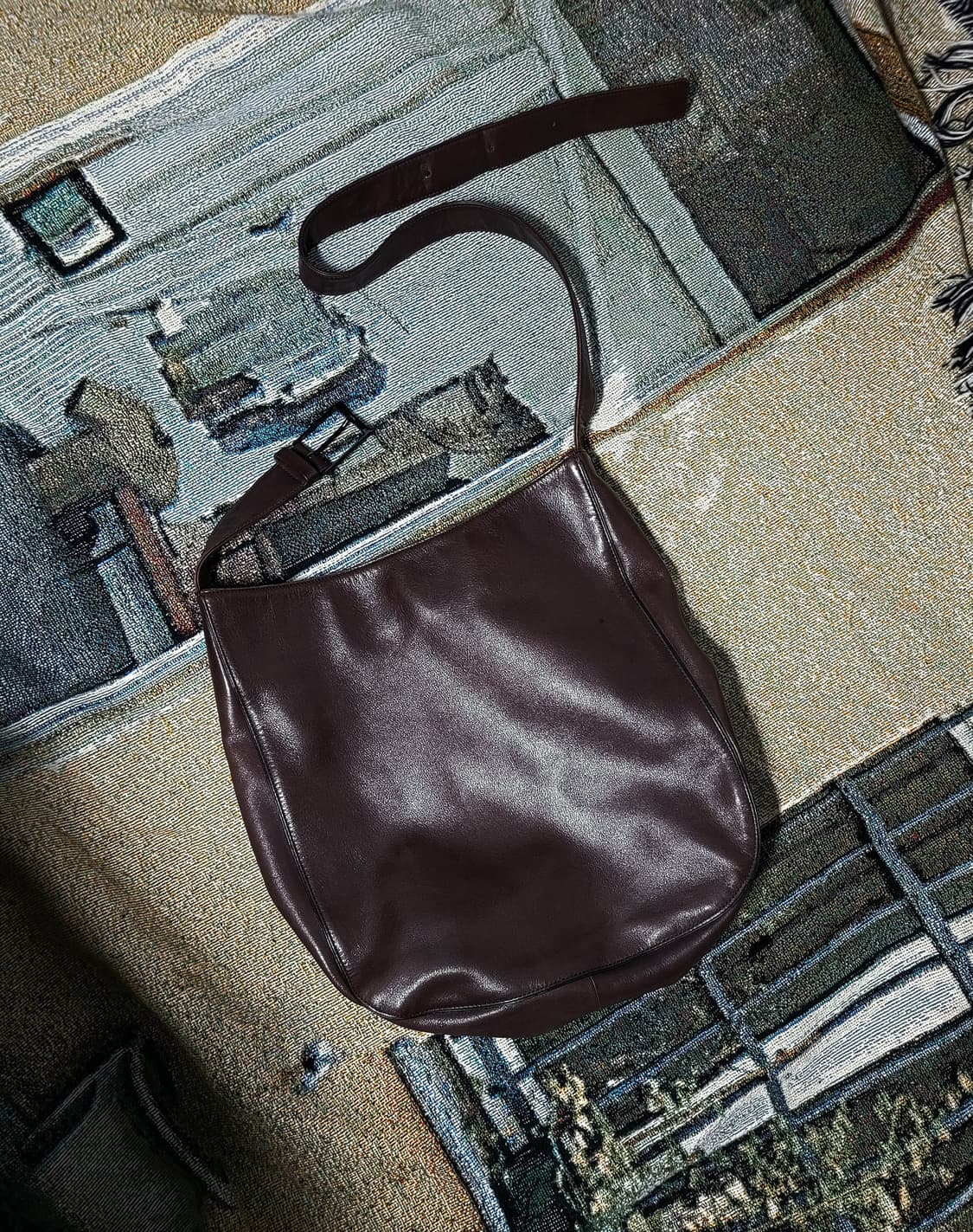 이세이 미야케 레더 숄더백 상품이미지1