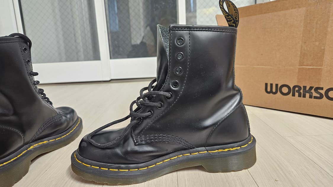 닥터마틴 1460 UK4 시그니처 스무스 블랙 상품이미지4