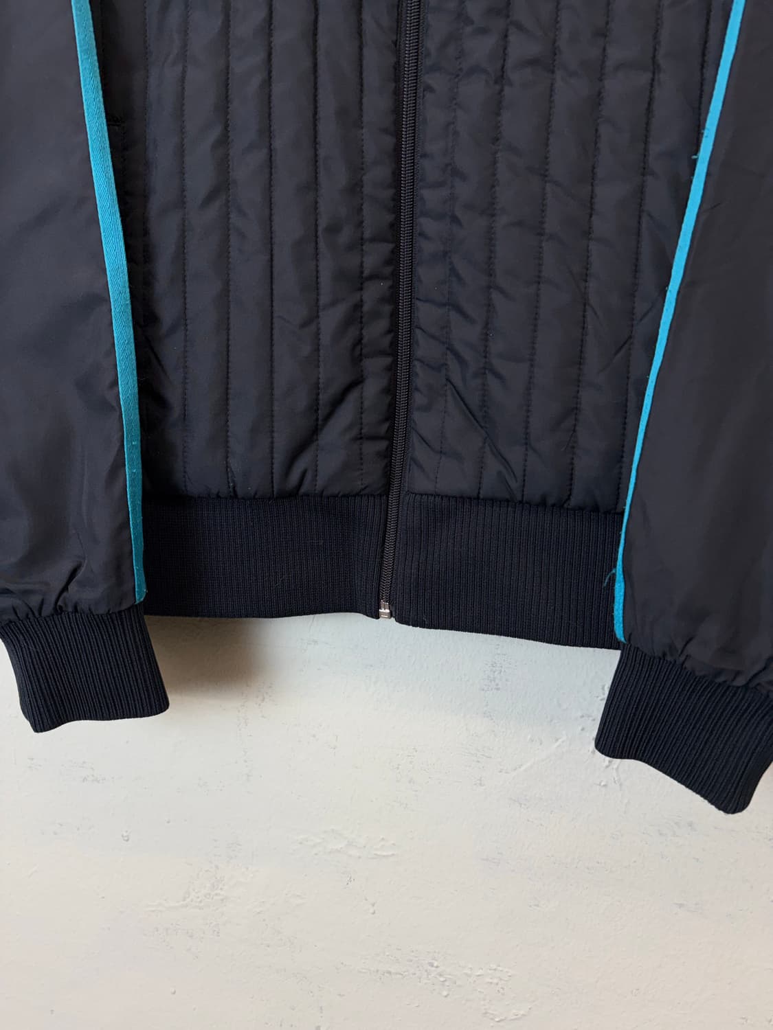 아디다스 올드스쿨 퀼티드 삼선 후드점퍼 상품이미지3