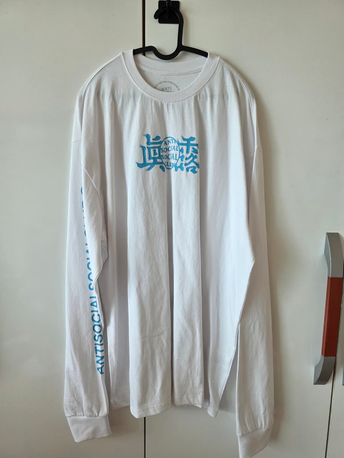 진로 X 안티 소셜 소셜 클럽 쓰리 글라시스 오브 소주 긴팔 티셔츠 상품이미지3