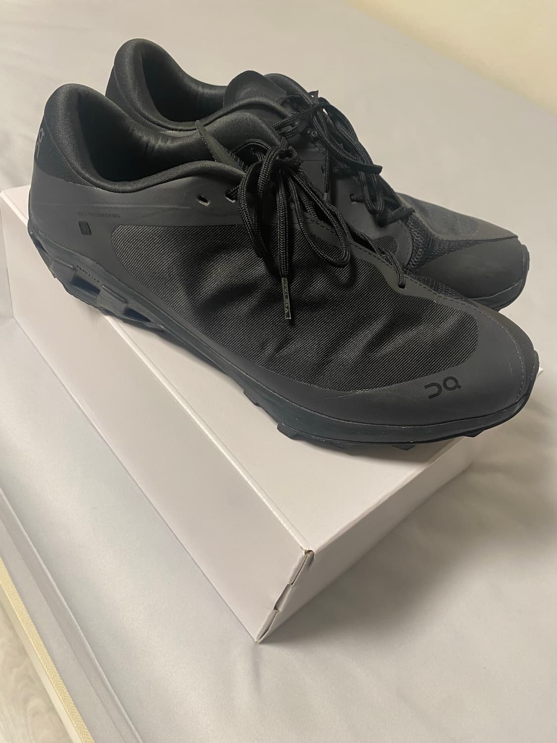 온러닝 x 파프 클라우드 벤쳐 피크 올 블랙 285 상품이미지3